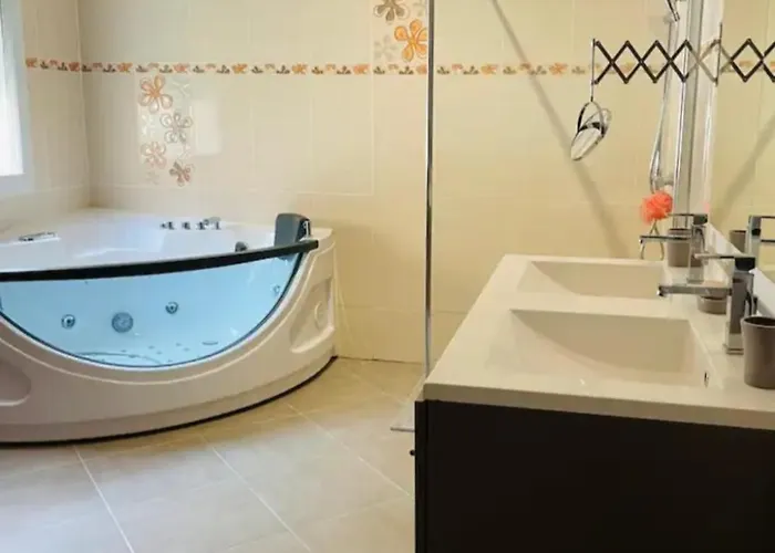 Maison Des Grezelles فيلة